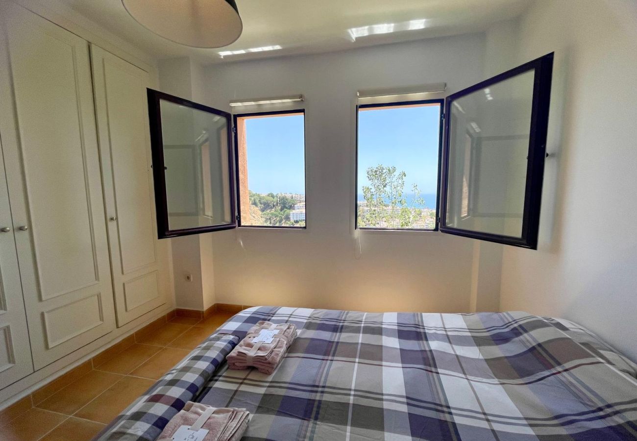 Ferienwohnung in Mijas - Calahonda,penthouse 2 beds with sea views