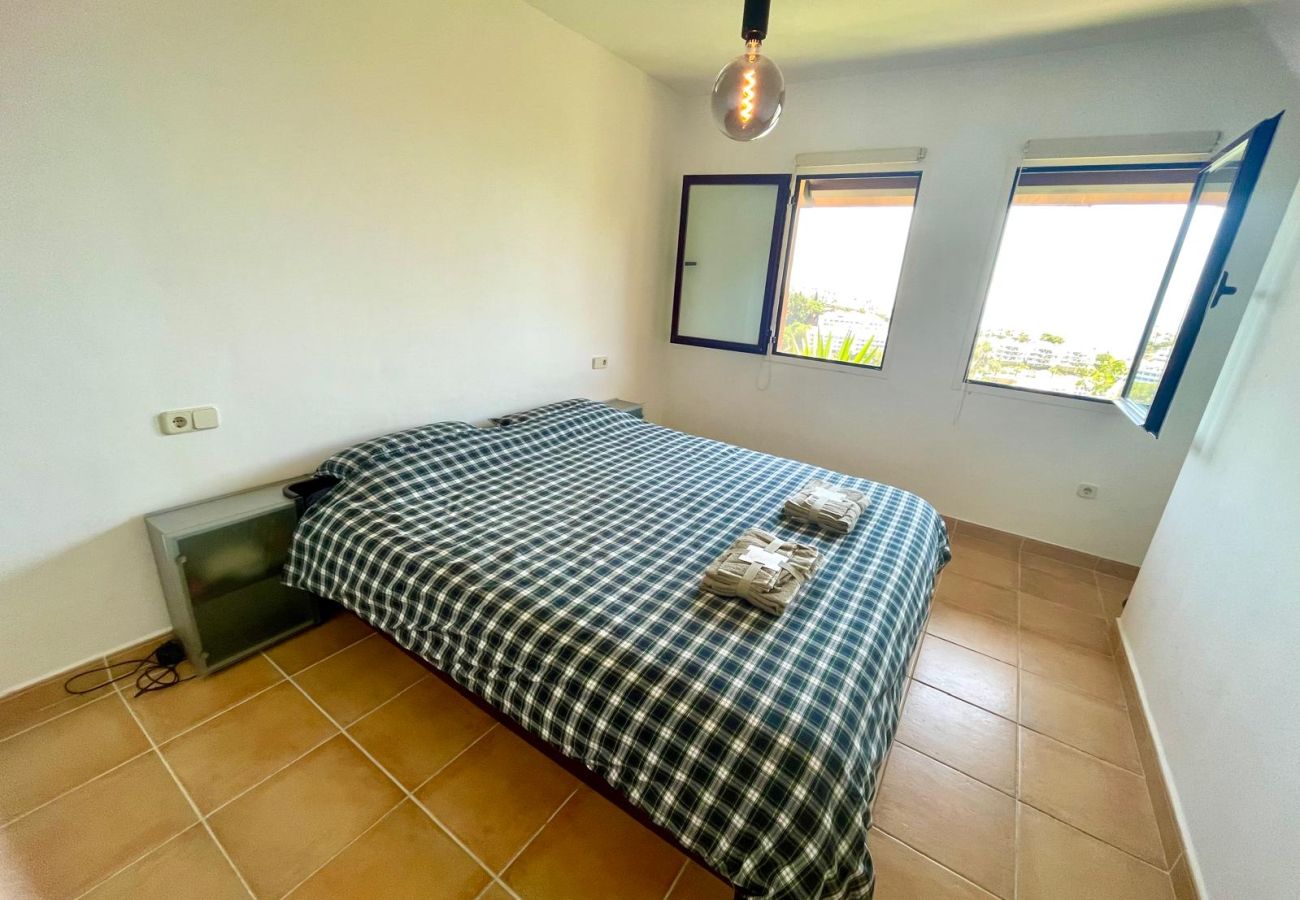 Ferienwohnung in Mijas - Calahonda,penthouse 2 beds with sea views