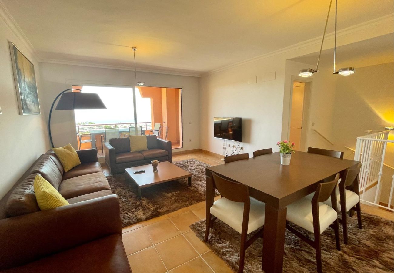 Ferienwohnung in Mijas - Calahonda,penthouse 2 beds with sea views