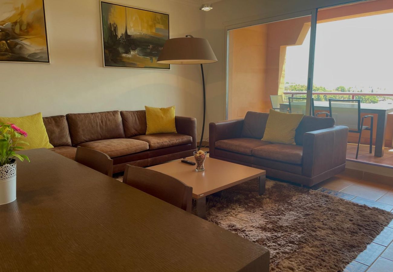 Ferienwohnung in Mijas - Calahonda,penthouse 2 beds with sea views