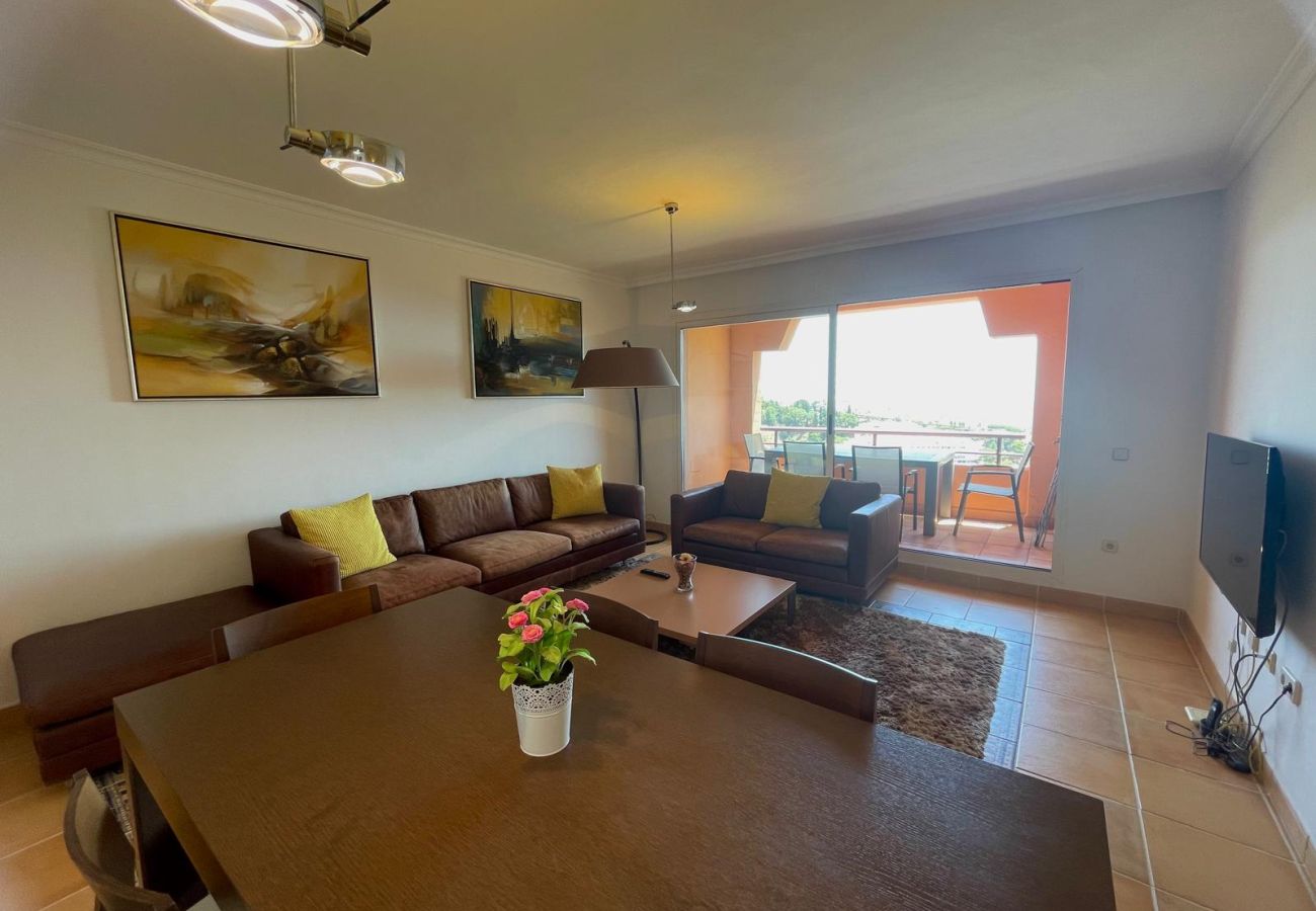 Ferienwohnung in Mijas - Calahonda,penthouse 2 beds with sea views