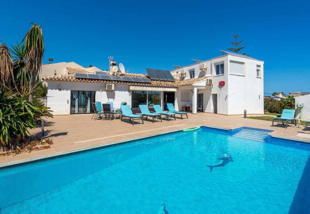 Villa in Mijas - Villa frente al mar para 14 personas