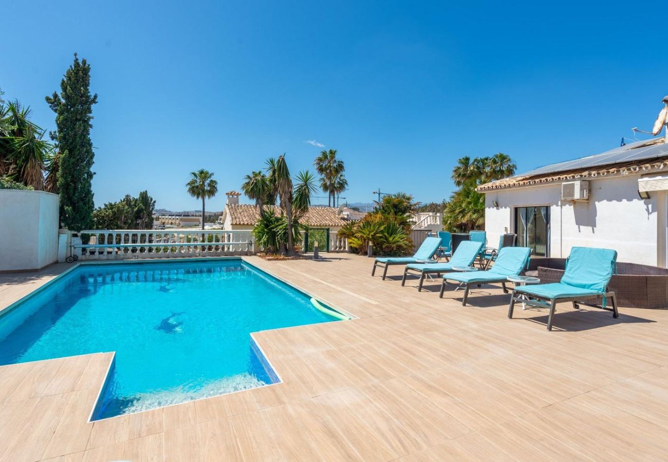 Villa in Mijas - Villa frente al mar para 14 personas